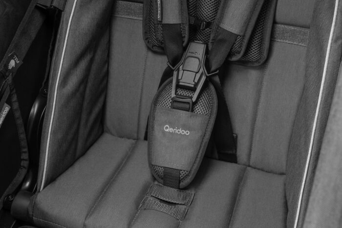 Kinderfahrradanhänger Qeridoo Kidgoo2 - FIDLOCK Edition – Bild 6